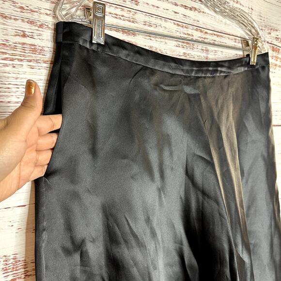 St. John Evening Black 100% Silk Midi Flowy Lined Skirt Side Zipper Size 12 - Picture 10 of 12